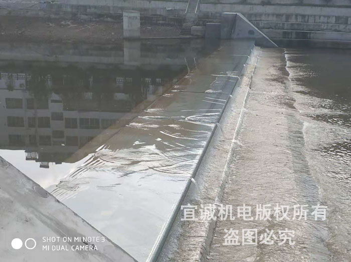 六安斑竹園鎮(zhèn)液壓壩閘門放倒狀態(tài)